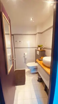 Salle de bains dans l'établissement La Tour de Flandre