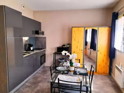 Cuisine ou kitchenette dans l'établissement Le Cocon Beauvaisien - Centre Ville - Proche Gare