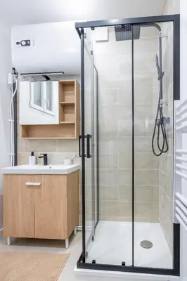 Salle de bains dans l'établissement La Perle de Laigneville - Idéal pro - Netflix - Proche Parc Astérix & Chantilly - Parking public gratuit - Wifi