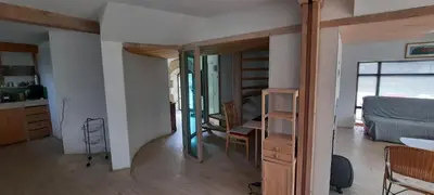 Télévision ou salle de divertissement dans l'établissement Maison grand jardin 8 personnes
