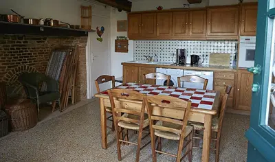 Cuisine ou kitchenette dans l'établissement Gîte du Presbytère de L'Abbé L'Hermina