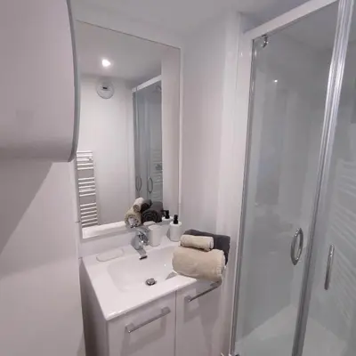 Salle de bains dans l'établissement A 10 min de Rouen - Le Rollon