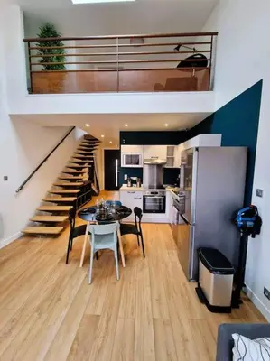 Cuisine ou kitchenette dans l'établissement Le Bellay ¤ 2 Chambres ¤ Cour ¤10 mins Centre¤