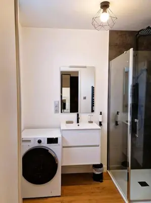 Salle de bains dans l'établissement Le Bellay ¤ 2 Chambres ¤ Cour ¤10 mins Centre¤