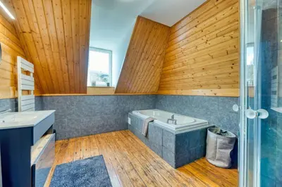 Salle de bains dans l'établissement Julie beau F6 rénové terrasse parking Rouen
