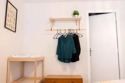 Plan de l'établissement Bergerie du centre ville - 1 chambre, équipement bébé, wifi et draps inclus