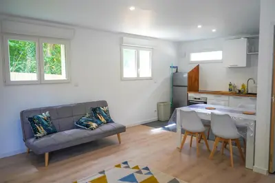 Cuisine ou kitchenette dans l'établissement Maison à Rouen jusqu'à 6 personnes, centre-ville