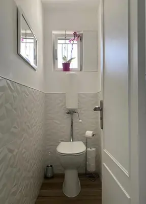 Salle de bains dans l'établissement Suite avec jacuzzi idéale pour visiter la Normandie