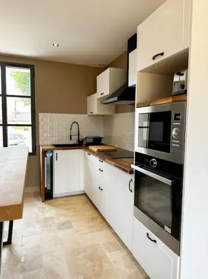 Cuisine ou kitchenette dans l'établissement Appartement N1 moderne à 3min de Giverny