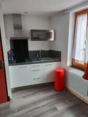 Télévision ou salle de divertissement dans l'établissement Studio Laly