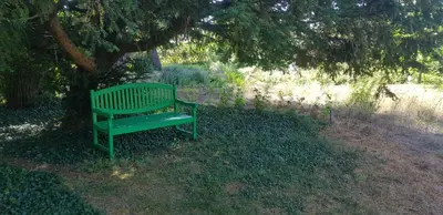 Jardin de l'établissement Maison Anne face to park in Vernon Giverny