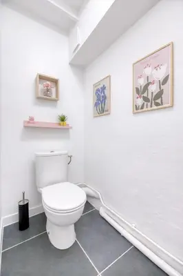 Salle de bains dans l'établissement L'OCTOPUS/Entièrement rénové