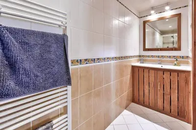 Salle de bains dans l'établissement Maison de ville spacieuse et calme en plein coeur d'Amiens