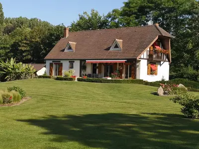 Jardin de l'établissement Chambre chez particulier avec petit déjeuner, piscine, pool house