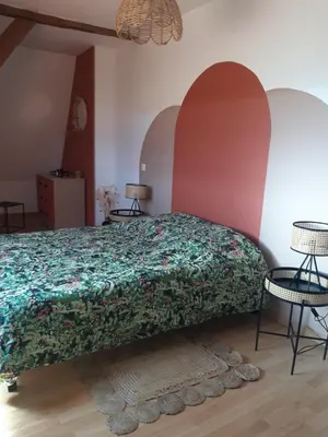 Un ou plusieurs lits dans un hébergement de l'établissement Chambre d'hôtes chez CBL déco une pause charmante en normandie