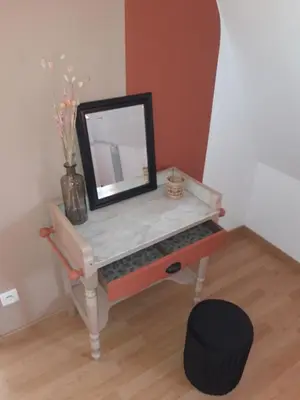 Télévision ou salle de divertissement dans l'établissement Chambre d'hôtes chez CBL déco une pause charmante en normandie