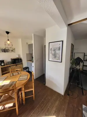 Cuisine ou kitchenette dans l'établissement Studio Élégant à Cergy avec parking