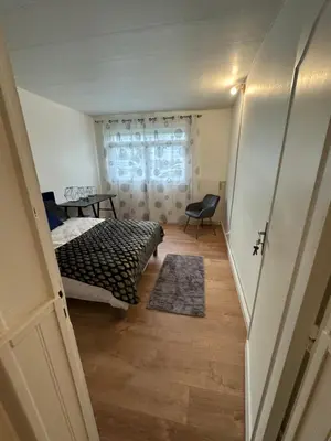 Coin salon dans l'établissement Appartement 4 pers. avec parking gratuit sur place Petit Couronne