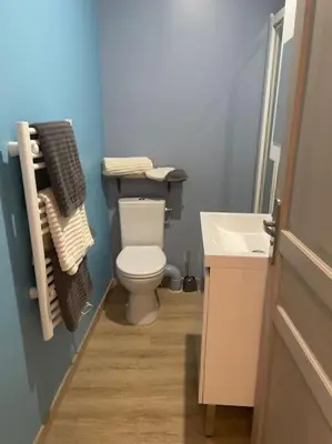 Salle de bains dans l'établissement GITE DE FAMILLE