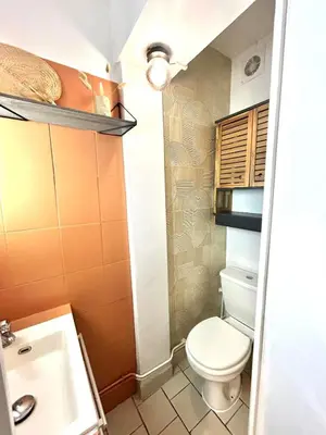 Salle de bains dans l'établissement Studio le nid rouennais, calme en hypercentre