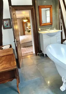 Salle de bains dans l'établissement EVERGREEN GuestHouse
