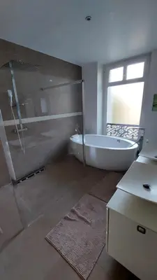 Salle de bains dans l'établissement Bed & Breakfast à 20mn direct St Lazare en Train