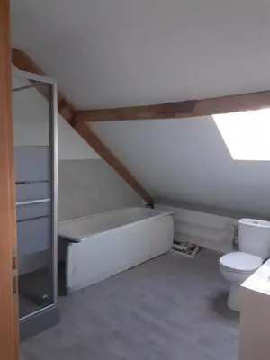 Salle de bains dans l'établissement Le Gambetta