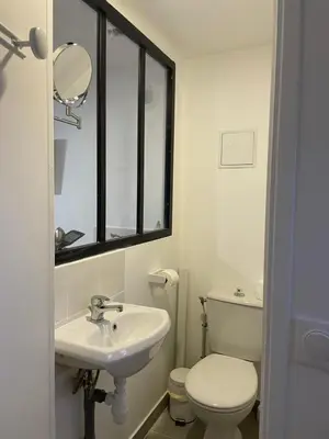Salle de bains dans l'établissement Studio indépendant proche Paris et nature