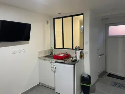 Cuisine ou kitchenette dans l'établissement Studio indépendant proche Paris et nature