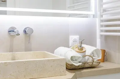 Salle de bains dans l'établissement Escapade au Cocon des Plaisirs Secrets Spa &Sauna
