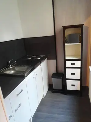 Cuisine ou kitchenette dans l'établissement Charmant Studio Meublé (en plein centre de Dieppe)