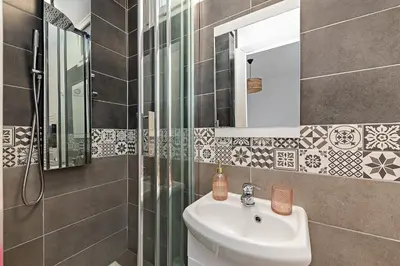 Salle de bains dans l'établissement Paisible du Fort de Vaux