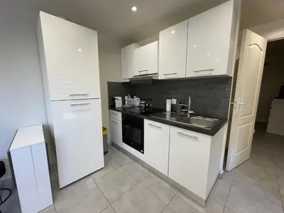 Cuisine ou kitchenette dans l'établissement Dépendance cosy et paisible
