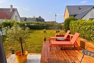 Jardin de l'établissement STNAHOME 60110 Perle d'Amblainville