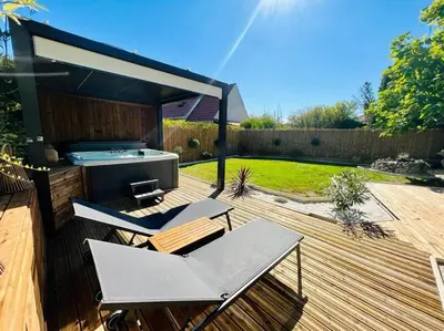 Jardin de l'établissement KosyHouse - Un petit coin de paradis-SPA & Massage