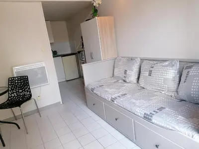 Cuisine ou kitchenette dans l'établissement Superbe studio proche de toutes commodités