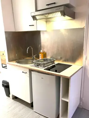 Cuisine ou kitchenette dans l'établissement Studio hyper centre de Beauvais