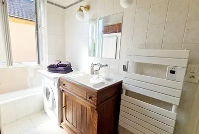 Salle de bains dans l'établissement Unique et élégant, gare hyper centre wifi