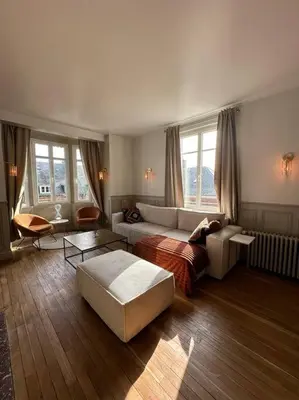 Un ou plusieurs lits dans un hébergement de l'établissement Luxueuse maison Hypercentre Dieppe