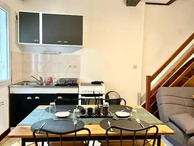 Cuisine ou kitchenette dans l'établissement Le Nairobi, Abbeville