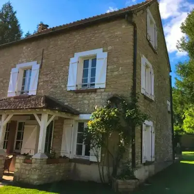 Maison spacieuse près de Vienne-en-Arthies avec jardin