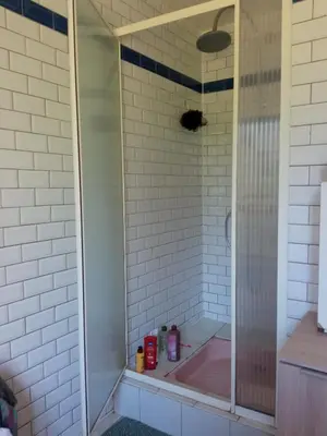 Salle de bains dans l'établissement Chambre spacieuse et zen