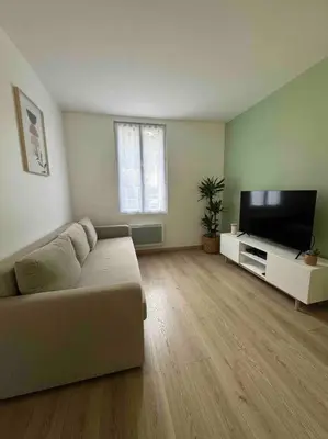 Télévision ou salle de divertissement dans l'établissement cosy mery