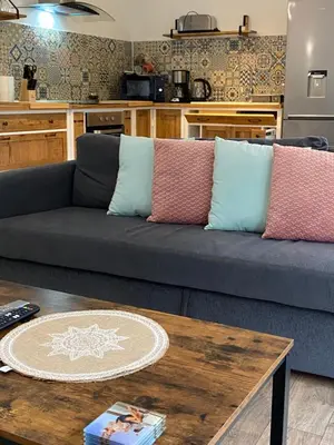 Cuisine ou kitchenette dans l'établissement *Rivage* Spacieux T2 RDC sur cour:Jardin-Fibre-Netflix-Terrasse