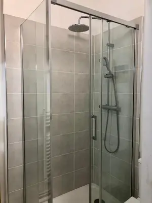 Salle de bains dans l'établissement L'Horizon Dieppois- Port et Plage - Proxy Gare