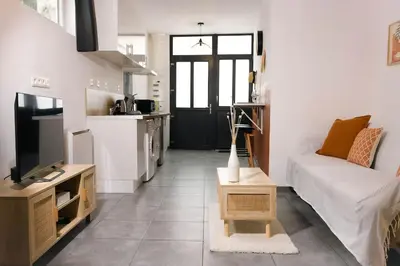Cuisine ou kitchenette dans l'établissement T2 Idéalement Situé * Hyper Centre/Canal Plus *