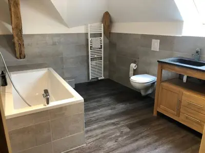 Salle de bains dans l'établissement Chateau de Tosny
