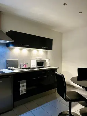 Cuisine ou kitchenette dans l'établissement Duchesse de Berry - Vue sur port