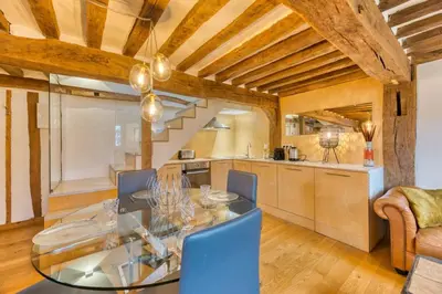 Cuisine ou kitchenette dans l'établissement Guillaume - Le Charme Normand Intemporel