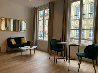 Coin salon dans l'établissement Studio N°2 Plein coeur de Rouen